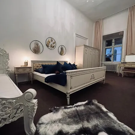 Csaky Palace 1 *